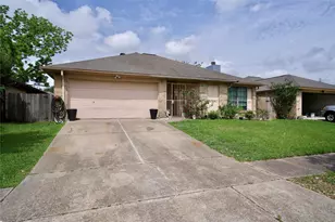 7018 Lost Thicket Dr, Houston, TX 77085 - Photo 1