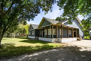 1302 Southfork Ln, Rosharon, TX 77583 - Photo 2