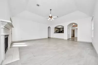 2027 Marchwood Manor Drive, Houston, TX 77090 - Photo 8