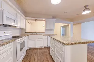 10822 Kirktown Dr, Houston, TX 77089 - Photo 6