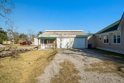 109 Maple Street, Highlands, TX 77562 - Photo 8