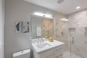 10058 Larston St, Houston, TX 77055 - Photo 14