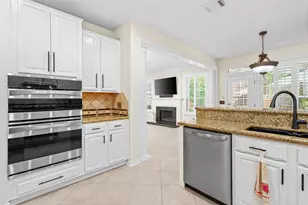 38 E Summer Storm Cir, The Woodlands, TX 77381 - Photo 12