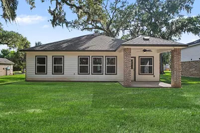 2231 Lakewood Drive, West Columbia, TX 77486 - Photo 2