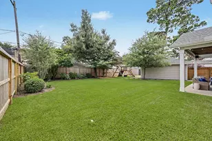 13907 Woodthorpe Ln, Houston, TX 77079 - Photo 32