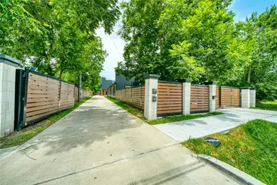 4929 Wilmington Street #A/B, Houston, TX 77033 - Photo 4