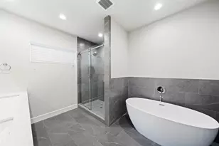 5910 Haring Ln, Houston, TX 77091 - Photo 14