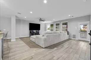 207 W 6th St, Kemah, TX 77565 - Photo 12