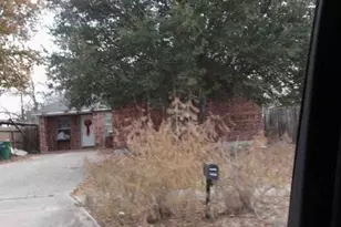9606 Wikieup St, San Antonio, TX 78211 - Photo 2