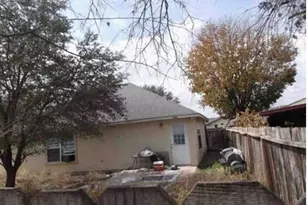 9606 Wikieup St, San Antonio, TX 78211 - Photo 4