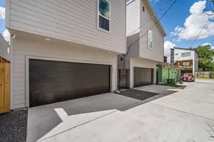 207 E 38th Street E, Houston, TX 77018 - Photo 1