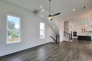 9 N St Charles St, Houston, TX 77003 - Photo 12