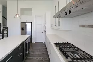 9 N St Charles St, Houston, TX 77003 - Photo 18