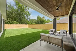 1302 Springrock Ln, Houston, TX 77055 - Photo 22