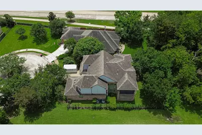 8602 Two Sisters Court, Missouri City, TX 77459 - Photo 2