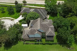 8602 Two Sisters Ct, Missouri City, TX 77459 - Photo 2