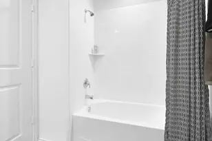 1326 Isola Bella Dr, Richmond, TX 77406 - Photo 6