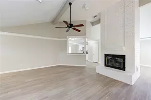 2036 Woodland Hills Dr, Missouri City, TX 77489 - Photo 4