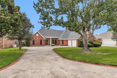 5246 Lakeshore Drive, Willis, TX 77318 - Photo 1