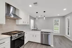 5246 Lakeshore Dr, Willis, TX 77318 - Photo 10