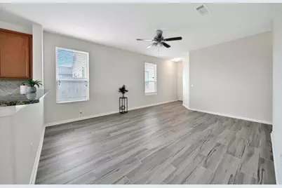 2619 Skyview Silver Drive, Houston, TX 77047 - Photo 6