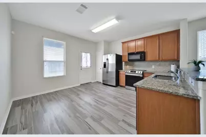 2619 Skyview Silver Drive, Houston, TX 77047 - Photo 8
