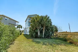 3903 Pirates Beach Blvd Ct, Galveston, TX 77554 - Photo 36