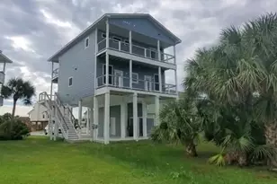 3903 Pirates Beach Blvd Ct, Galveston, TX 77554 - Photo 2
