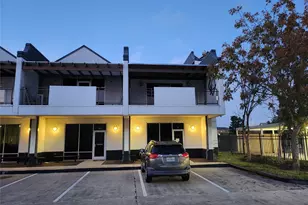9788 Clarewood Dr, Houston, TX 77036 - Photo 10