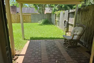 2822 Chimneystone Dr, Sugar Land, TX 77479 - Photo 4