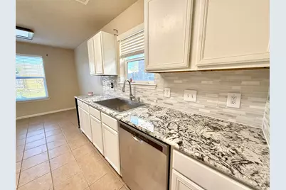 2042 Nichole Woods Drive, Houston, TX 77047 - Photo 10