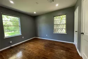 8227 St Lo Rd, Houston, TX 77033 - Photo 18