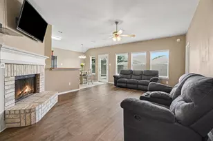 102 Blue Skies Ct, La Marque, TX 77568 - Photo 6