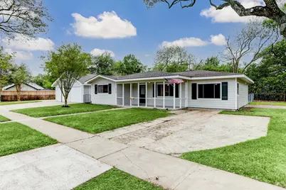 1717 11th Street N, Texas City, TX 77590 - Photo 2