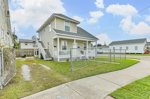 2727 Avenue K, Galveston, TX 77550 - Photo 2