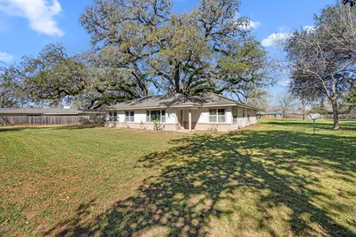 102 North Street, Columbus, TX 78934 - Photo 2