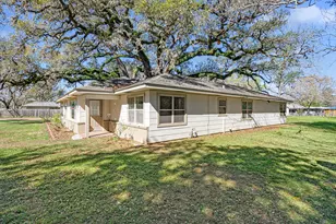 102 North St, Columbus, TX 78934 - Photo 4