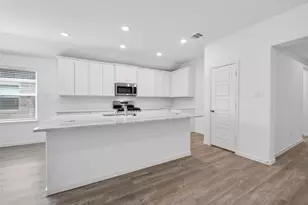 2111 Spring Hollow Dr, Baytown, TX 77521 - Photo 14