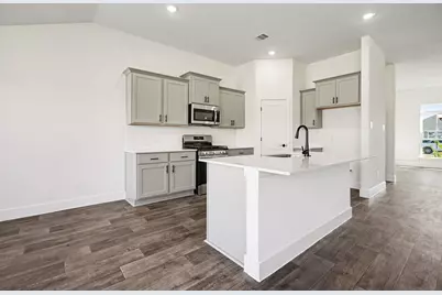 1 Keystone Court, Angleton, TX 77515 - Photo 10