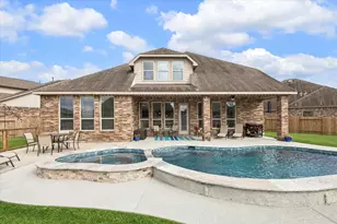 2283 Rising Bay Ct, League City, TX 77573 - Photo 2