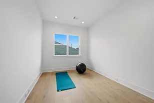 4441 Valerie St, Bellaire, TX 77401 - Photo 46