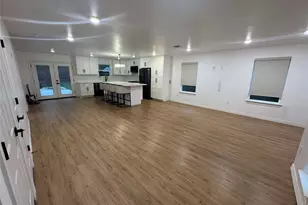 8125 N Sunnyhill St, Houston, TX 77088 - Photo 2