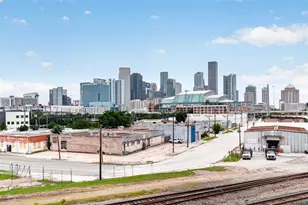 2352 Sperber Ln, Houston, TX 77003 - Photo 2