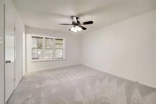 8277 Kingsbrook Rd, Houston, TX 77024 - Photo 22