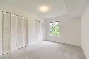 8277 Kingsbrook Rd, Houston, TX 77024 - Photo 12