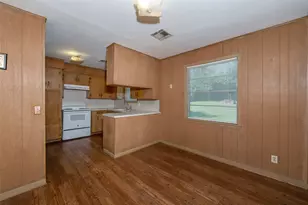 507 N Echols St, Caldwell, TX 77836 - Photo 10