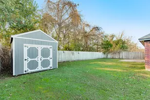 2518 Ridgewood Dr, West Columbia, TX 77486 - Photo 10