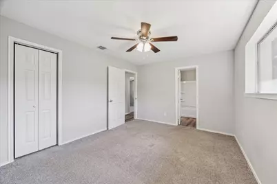 6022 Meadowbrook Drive, Hitchcock, TX 77563 - Photo 10