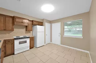 1605 Hazelwood St, Conroe, TX 77301 - Photo 8