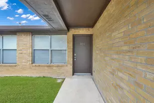 1605 Hazelwood St, Conroe, TX 77301 - Photo 2